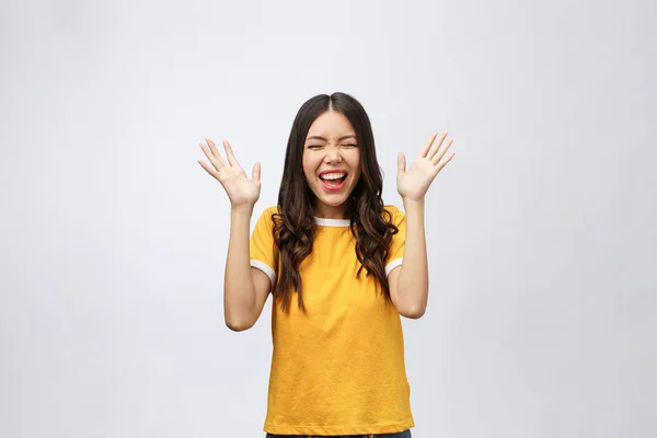 Mujer asiática joven feliz con espacio de copia en blanco para el texto o el eslogan, Primer plano retrato de la hermosa mujer asiática, chica, expresión facial emoción humana positiva, aislado sobre fondo blanco —  Fotos de Stock