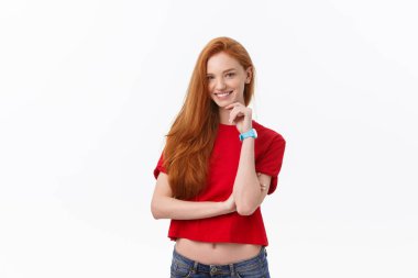 Yakışıklı erkek içten gülümseme onu başarı iyi bir ruh hali onu olumlu duygular gösterilen sahip sevindirici. Kadın nazik bir gülümseme ile.