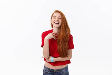 Yakışıklı erkek içten gülümseme onu başarı iyi bir ruh hali onu olumlu duygular gösterilen sahip sevindirici. Kadın nazik bir gülümseme ile.