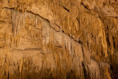 Gyokusendo'da göl mağarası kaya oluşumları sarkıt , Okinawa - Japonya.