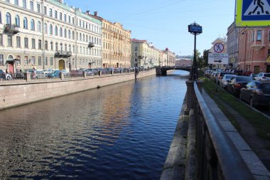 Sabahın erken saatlerinde St. Petersburg 'da Kanal