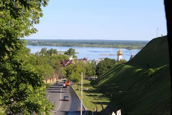 在温暖的夏日 Nizhny Novgorod的Zelensky大会上对伏尔加河的看法 — 图库照片