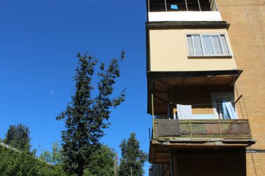 Eski bir Sovyet evinin jöleli lojisi