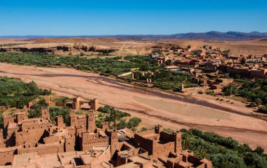 Şehir ve Tinerhir, Fas oasis