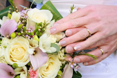 Gelin ve damat yüzük çekimleri