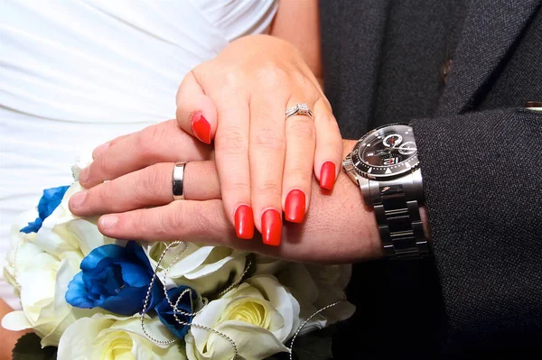 Gelin ve damat alyansları