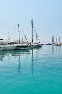 Limasol 'daki yat limanında.