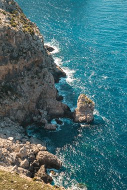 Cliff Cap de Formentor - Maiorca Akdeniz dalgalar üzerinde