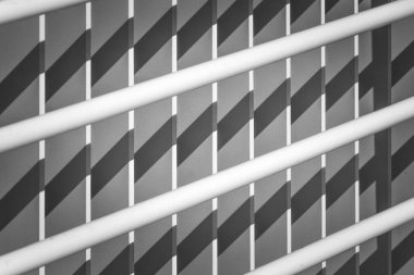 Gölgeli, ışıklı ve geometrik efektli bariyer