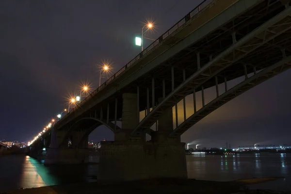 The bridge in the Night Novosibirsk. — Stock Image Bridge Night Novosibirsk Stock Image