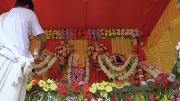 Howrah Bengala Ocidental Índia Julho 2019 Sacerdote Hindu Vestido Branco — Vídeo de Stock