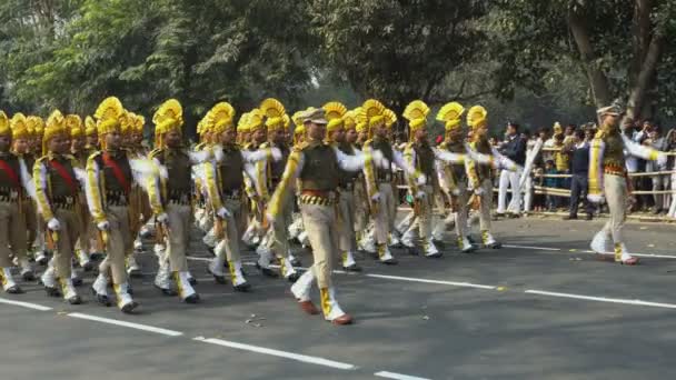 Kolkata Bengala Occidental India Enero 2020 Verdes Vestidos Con Sombreros — Vídeo de stock