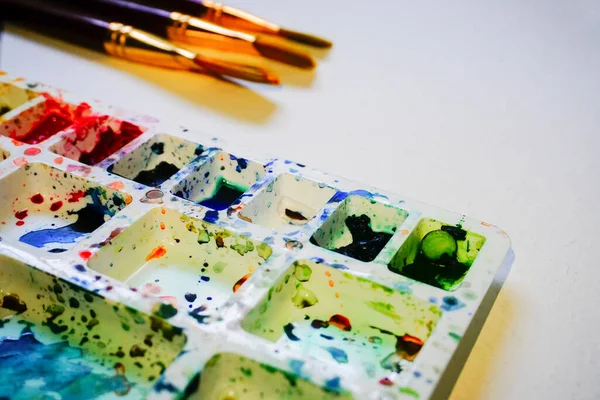 Palette Aquarelle Pinceaux Avec Espace Copie Couleurs Vibrantes Utilisées Sur — Photo