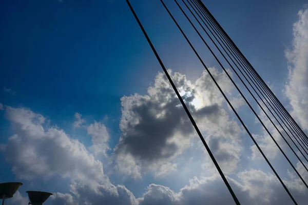 Solstrålar Passerar Genom Moln Blå Himmel Över 2Nd Hoogly Bridge — Stockfoto