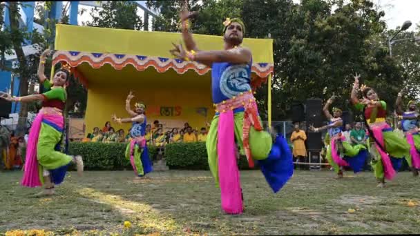 Καλκούτα Δυτική Βεγγάλη Ινδία Μαρτίου 2020 Ομάδα Νεαρών Χορευτών Της — Αρχείο Βίντεο