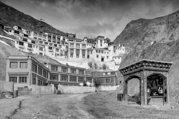 Mosteiro Rizong Com Vista Montanhistas Himalaia Templo Budista Famoso Leh — Fotografia de Stock