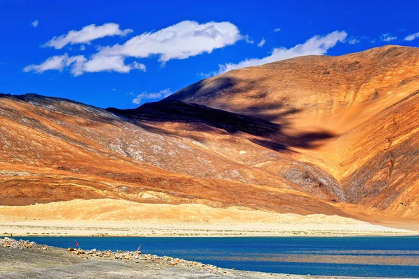 Spiegelung Der Berge Auf Dem Pangong Tso See Mit Blauem — Stockfoto