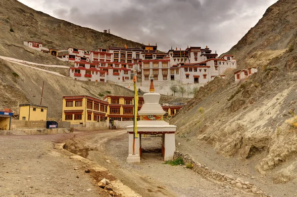 Mosteiro Rizong Com Vista Para Montanhistas Himalaia Famoso Templo Budista — Fotografia de Stock