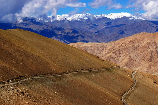 Paisaje Rocoso Con Picos Hielo Cielo Azul Fondo Ladakh Jammu — Foto de Stock