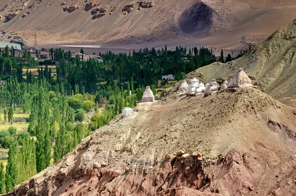 Stupas Budistas Paisagem Rochosa Ladakh Jammu Caxemira Índia — Fotografia de Stock