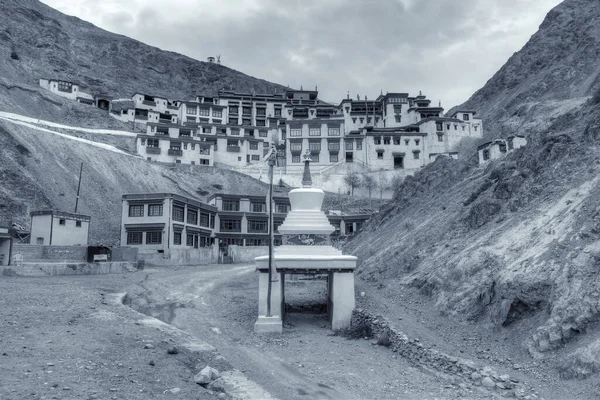 Rizong Kloster Med Utsikt Över Himalaya Bergsmän Det Berömd Buddhistisk — Stockfoto