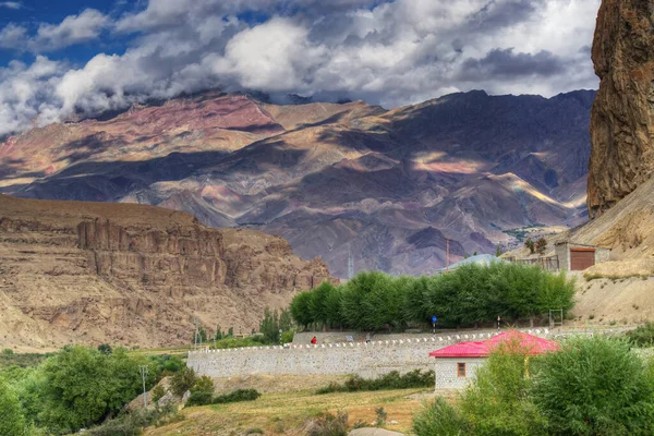 Spela Ljus Och Skugga Bergen Mulbekh Molnig Himmel Bakgrund Ladakh — Stockfoto