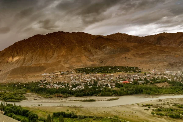 Vista Superior Del Río Indo Ciudad Kargil Con Montañas Del —  Fotos de Stock