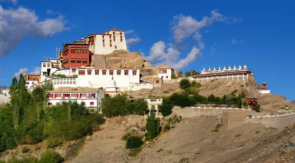 Thiksay Kloster Med Utsikt Över Himalaya Bergen Och Blå Himmel — Stockfoto