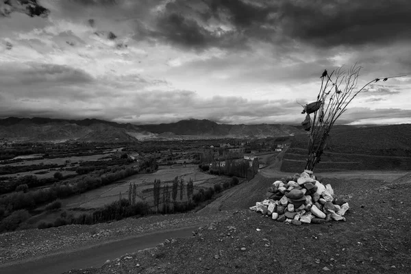 Black White Landscape Leh City Himalayan Mountains Background Moody Cloudy — Fotografia de Stock