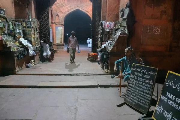 Novo Delhi Índia Outubro 2018 Devotos Portão Jama Masjid Delhi — Fotografia de Stock