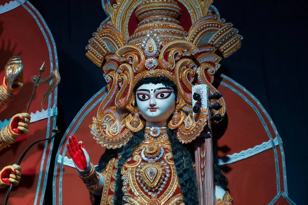 Saraswati Istennő Bálvány Durga Puja Fesztivál Éjszaka Színes Fényben Lőtték — Stock Fotó
