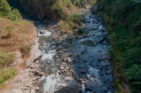Confluencia Del Río Rongli Reshi Agua Que Fluye Sobre Rocas — Foto de Stock