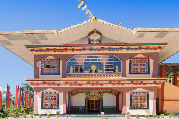 Gurungklostret Ett Vackert Solbelyst Buddistiskt Kloster Rinchenpong Sikkim Indien Blå — Stockfoto
