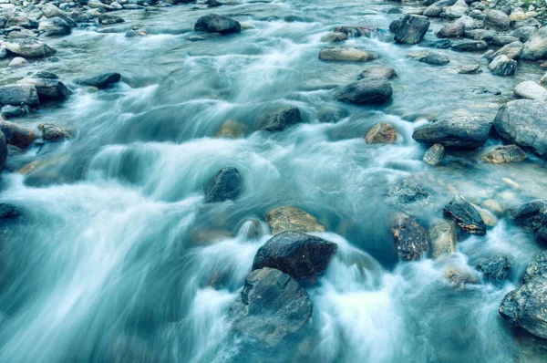 Красивая Река Реши Течет Через Камни Скалы Рассвете Сикким Индия — стоковое фото