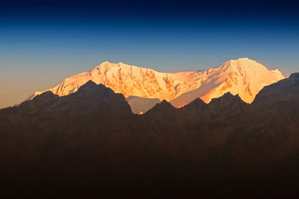 Belle Première Lumière Lever Soleil Sur Mont Kanchenjugha Chaîne Montagnes — Photo