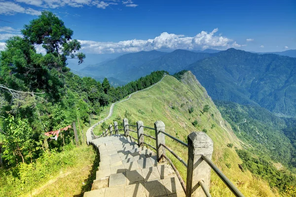 Escalera Desde Primer Plano Hasta Mediano Marco Vista Del Punto — Foto de Stock