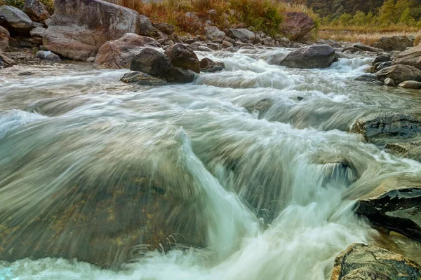 Hermosa Agua Del Río Reshi Que Fluye Través Piedras Rocas —  Fotos de Stock