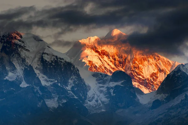 Bela Primeira Luz Nascer Sol Monte Kanchenjugha Cordilheira Himalaia Sikkim — Fotografia de Stock