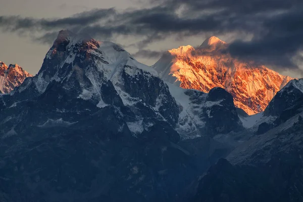 Vackert Första Ljus Från Soluppgången Mount Kanchenjugha Himalaya Bergskedja Sikkim — Stockfoto