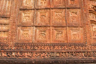 Madanmohan Tapınağı, Bishnupur, Batı Bengal, Hindistan 'da terakottadan yapılmış figürler. .