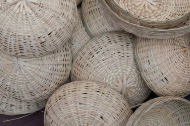 Satılık hasır sepetlerin en üst görüntüsü. Görüntü: Kalighat, Kolkata, Batı Bengal, Hindistan.