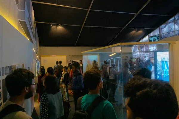 Kolkata India Febrero 2018 Clientes Dentro Una Colorida Librería Feria — Foto de Stock