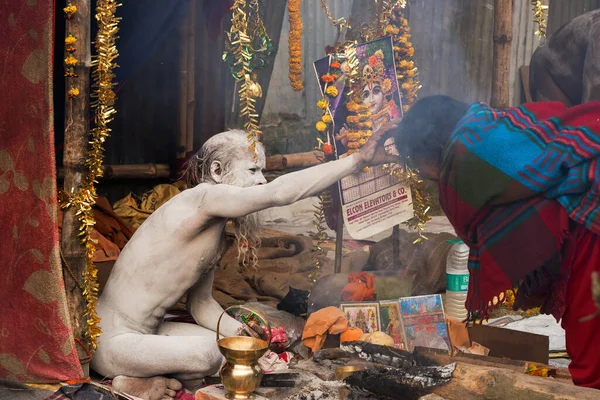 Babughat Kolkata West Bengal Índia 11Th Janeiro 2015 Sadhu Hindu — Fotografia de Stock