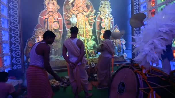 Howrah Västbengalen Indien Oktober 2019 Purohit Ber Till Gudinnan Durga — Stockvideo