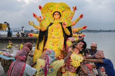 KOLKATA, Batı BENGAL, INDIA - 30 Eylül 2017: Tanrıça Durga 'nın putu 