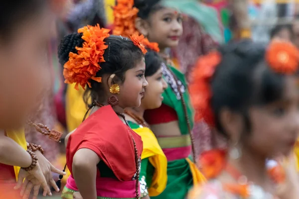 Kolkata India March 2018 Дитячі Танцюристки Виступають Фестивалі Holi Spring — стокове фото
