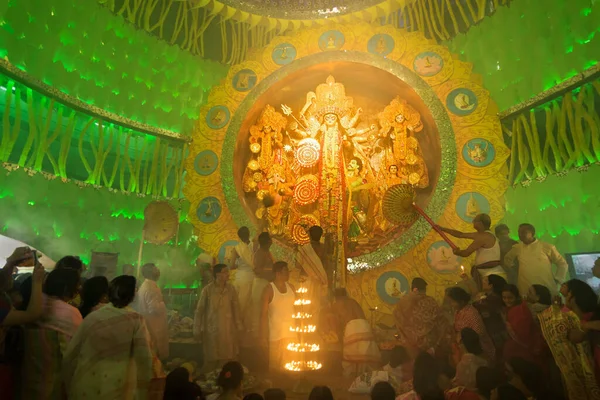 Kolkata India Ekim 2014 Rahip Tanrıça Durga Dua Ediyor Durga — Stok fotoğraf