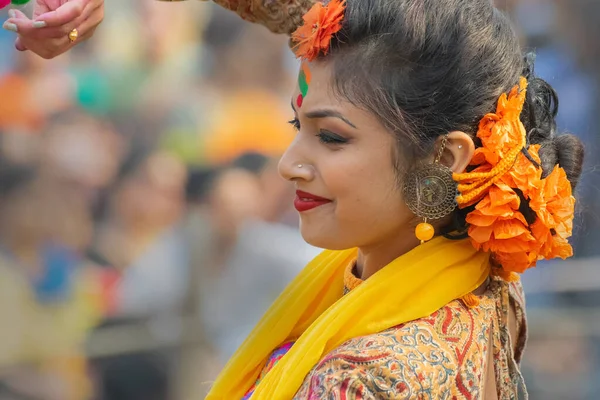 Kolkata India Maart 2018 Prachtige Jonge Bengali Meisje Glimlachen Met — Stockfoto