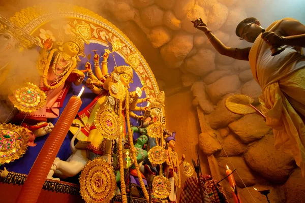 Kolkata India October 2018 Young Hindu Priest Worshipping Goddess Durga — Stock Photo, Image