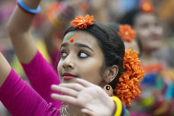 Kolkata Índia Março 2018 Retrato Dançarina Vestida Com Sari Vestido — Fotografia de Stock